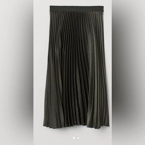 Pleated Skirt - Midi - Size 6
